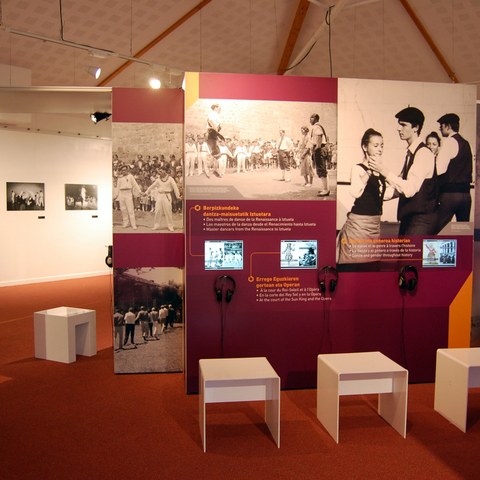 L'exposition "SOKA, regards sur la danse basque" à Anglet