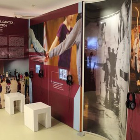 Exposition "Soka, regards sur la danse basque"