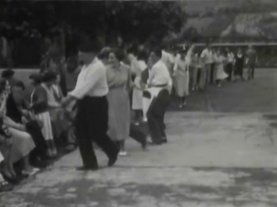 Ituren (Navarre): soka-dantza (danse en chaîne), 1951
