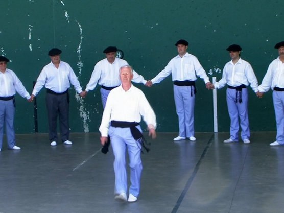 Soka-dantza (danse en chaîne) en Gipuzkoa et Araba Soka-dantza (danse en chaîne) en Gipuzkoa et Araba