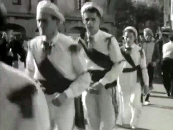 Danseurs Kaskarot à St-Jean-de-Luz (1947)