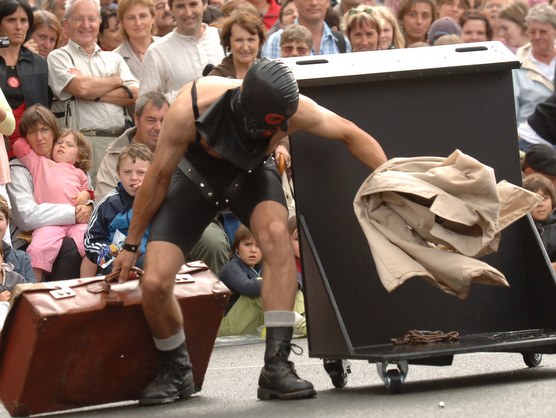 Cavalcade d'Itxassou : l'exécution de l'huissier